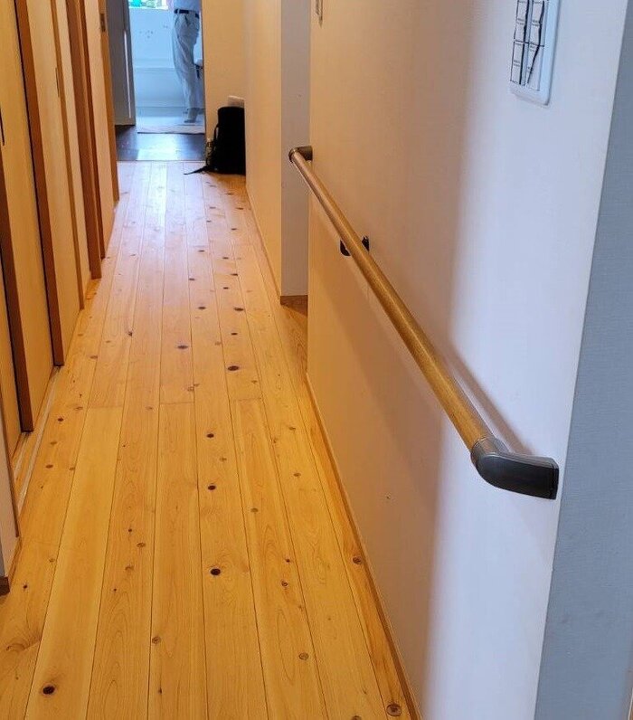 住宅改修　介護保険　手すり　廊下